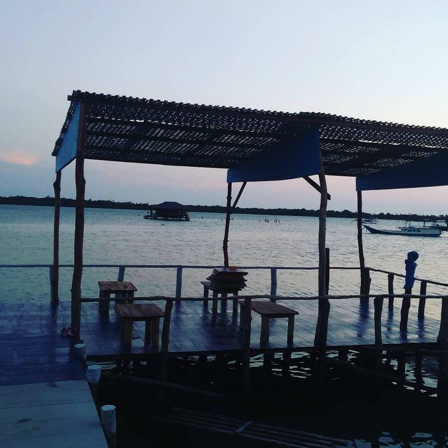 Blue Coral Homestay Karimunjawa Exterior photo