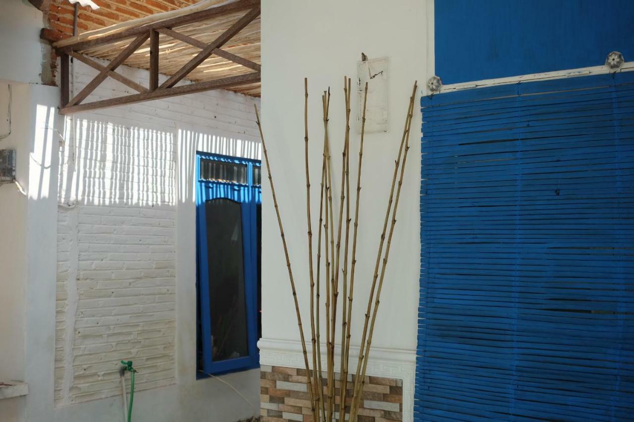 Blue Coral Homestay Karimunjawa Exterior photo