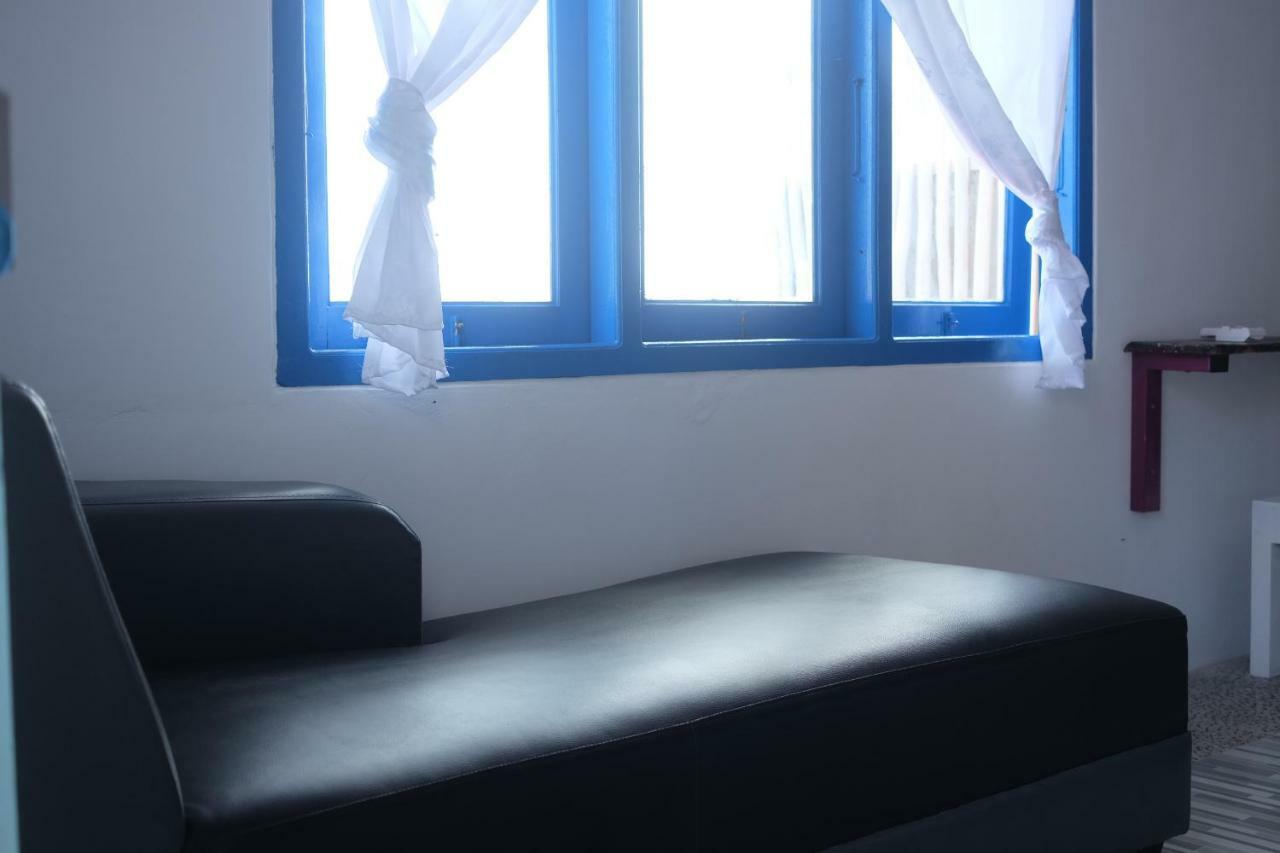 Blue Coral Homestay Karimunjawa Exterior photo